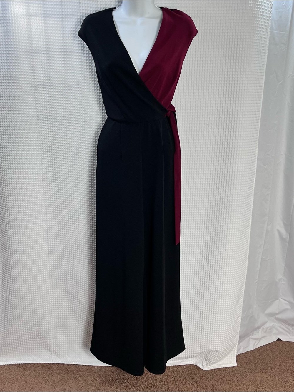 Luxology Black & Burgundy Wrap Maxi Dress size small